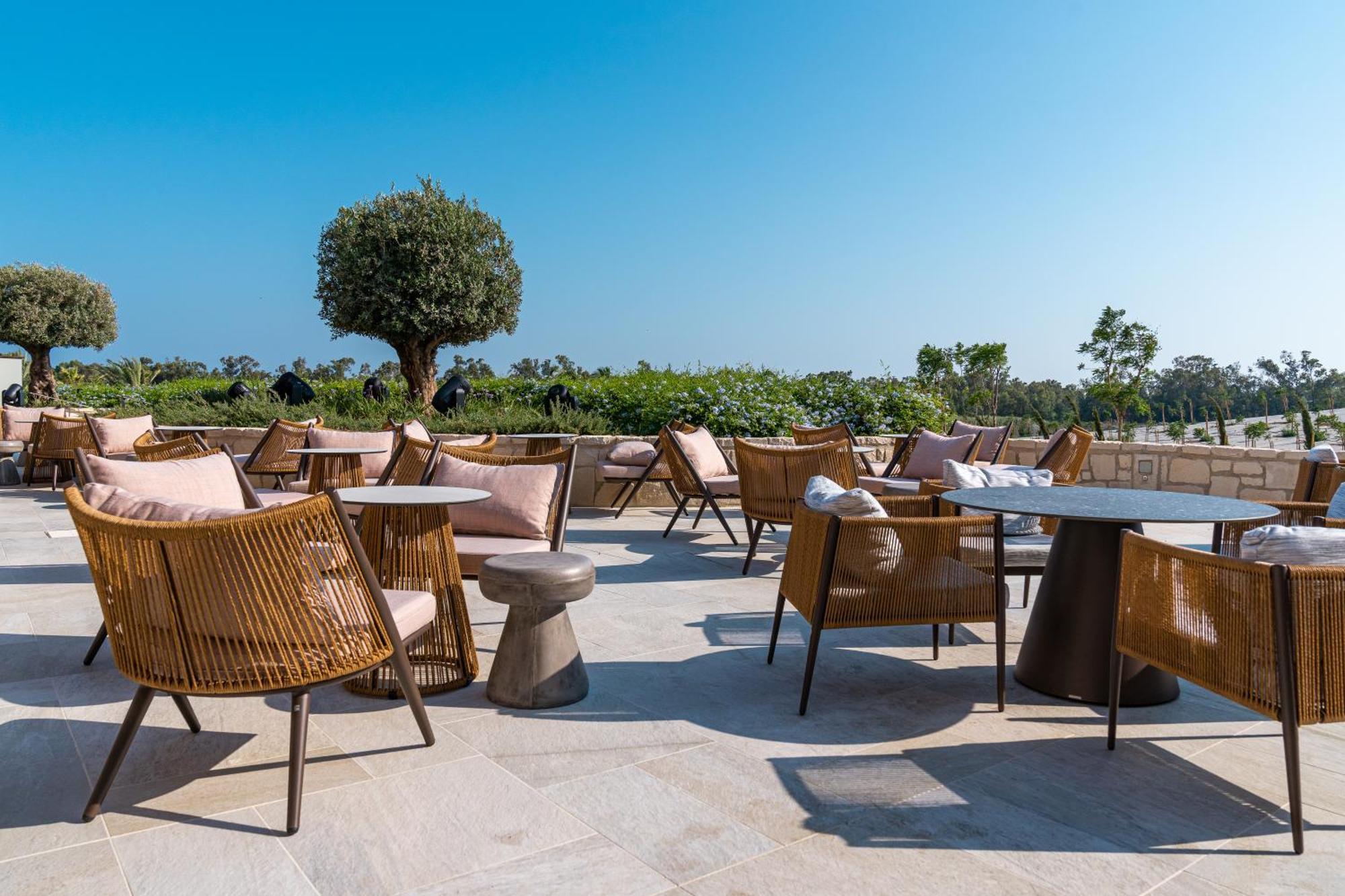 City Of Dreams Mediterranean - Integrated Resort, Casino & Entertainment Лимасол Экстерьер фото The Terrace at the Westin Resort & Villas, Naos Beach Club