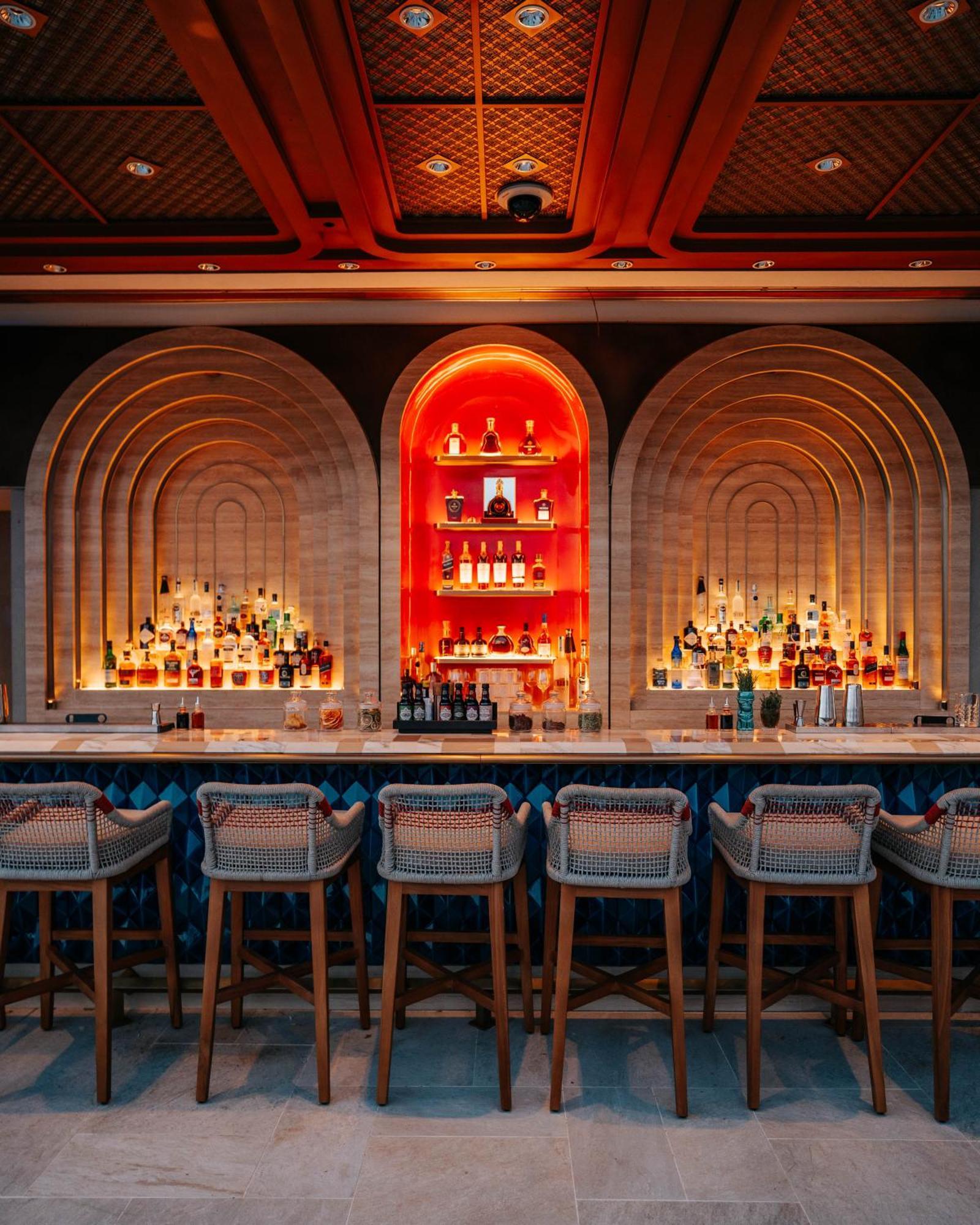 City Of Dreams Mediterranean - Integrated Resort, Casino & Entertainment Лимасол Экстерьер фото The bar at the 1919