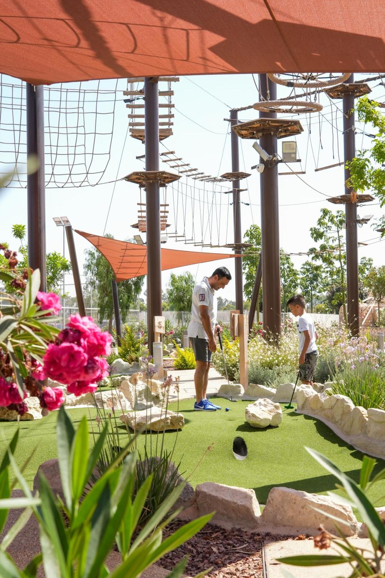 City Of Dreams Mediterranean - Integrated Resort, Casino & Entertainment Лимасол Экстерьер фото Adventure Golf in Mallorca